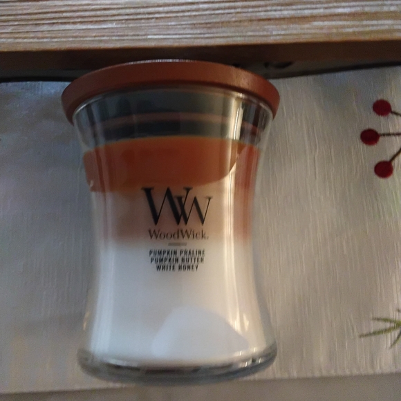 WoodWick Tri Fragrance Candle.  NWT - Picture 2 of 4